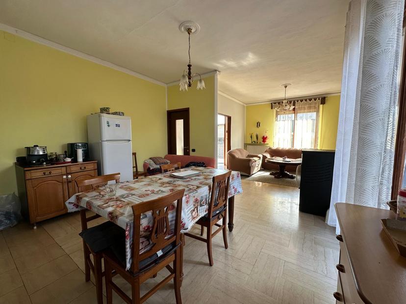Villa in Piazza Marocchi 1, Villanova sull'Arda