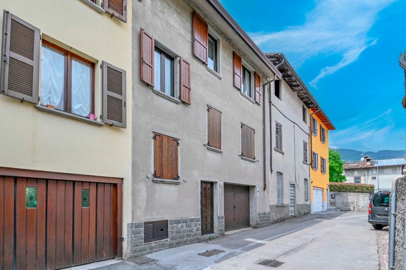 Casa indipendente in Via Cesare Battisti, Casnigo — foto 3 di 5