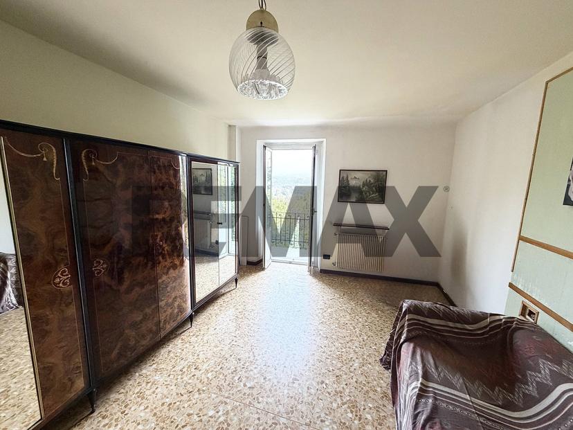 Trilocale in Via Mazzini 18, Buguggiate — foto 4 di 5