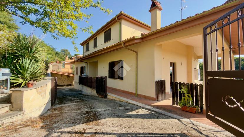 Villa in Via di Valle Ioro 31, Castelnuovo di Porto — foto 2 di 5