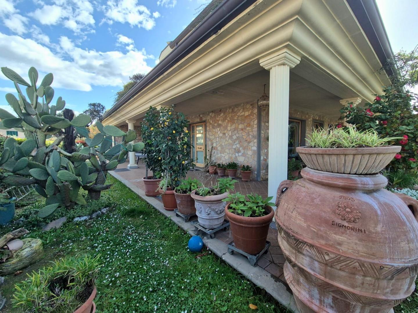 Villa bifamiliare in Camillo Benso Conte di Cavour 135, Altopascio