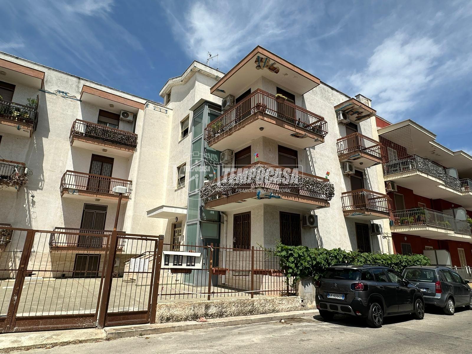 Trilocale in Via Leuzzi 23/a, Valenzano