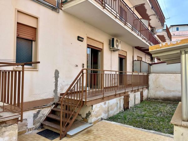Quadrilocale in Via Rosate 23, Oliveri