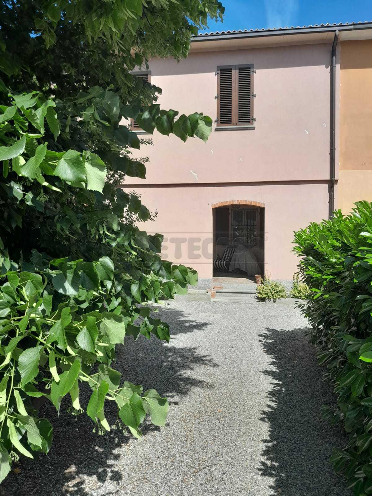 Villa bifamiliare in Via Roma, Pianengo