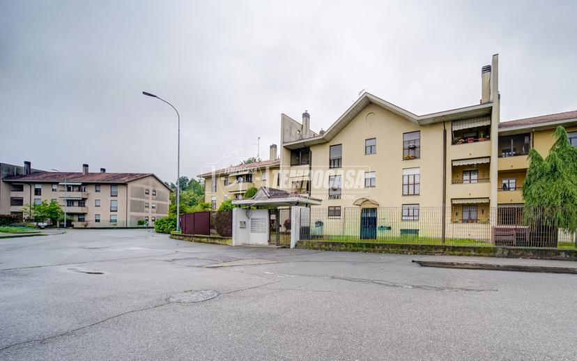 Trilocale in Via Falcone 3, Oggiona con Santo Stefano — foto 3 di 5