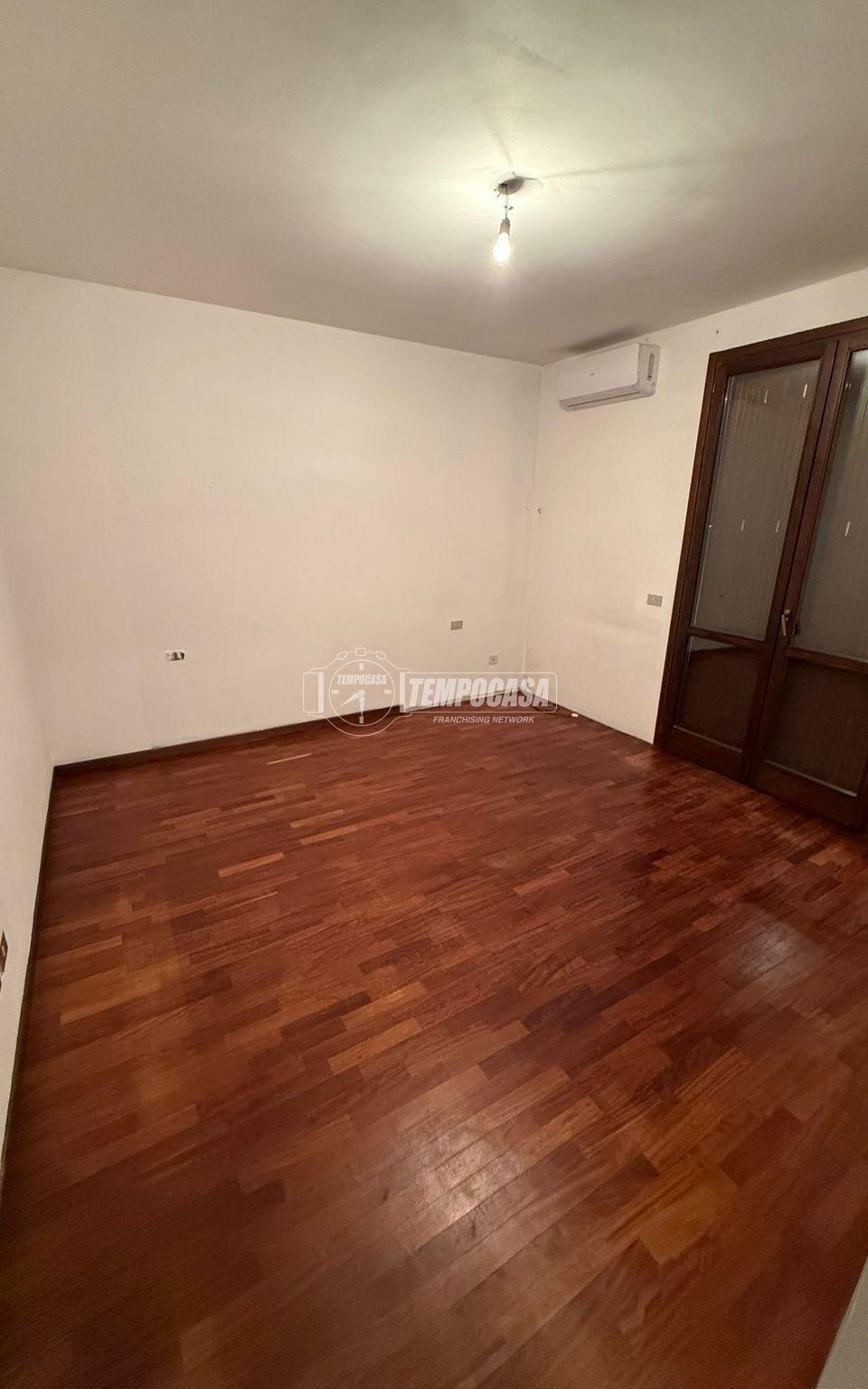 Trilocale in Via Lombardia 14, Olgiate Olona