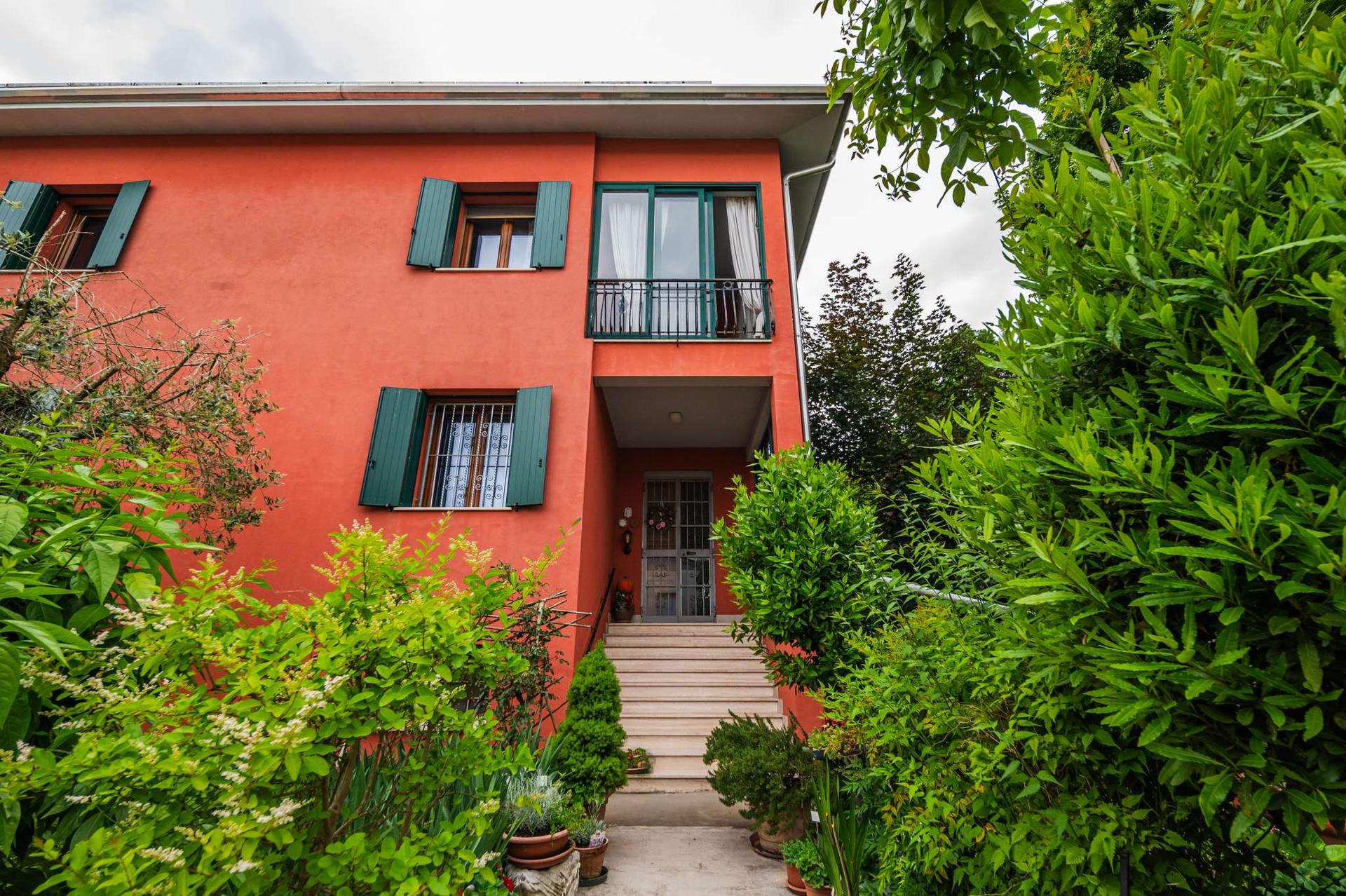 Villa unifamiliare, Cento