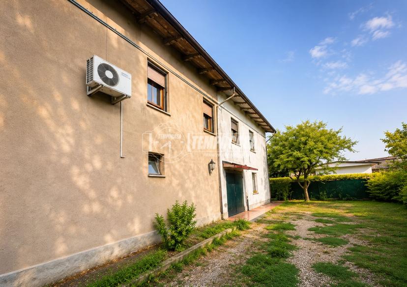 Quadrilocale in Via Imperiale 343, Mirandola