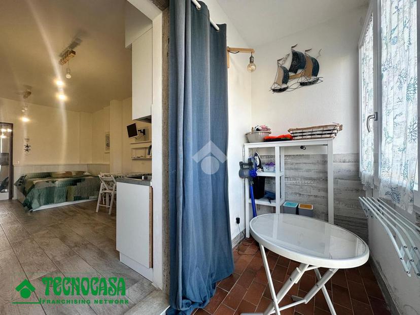 Monolocale in Viale Litoranea 2, Sarzana
