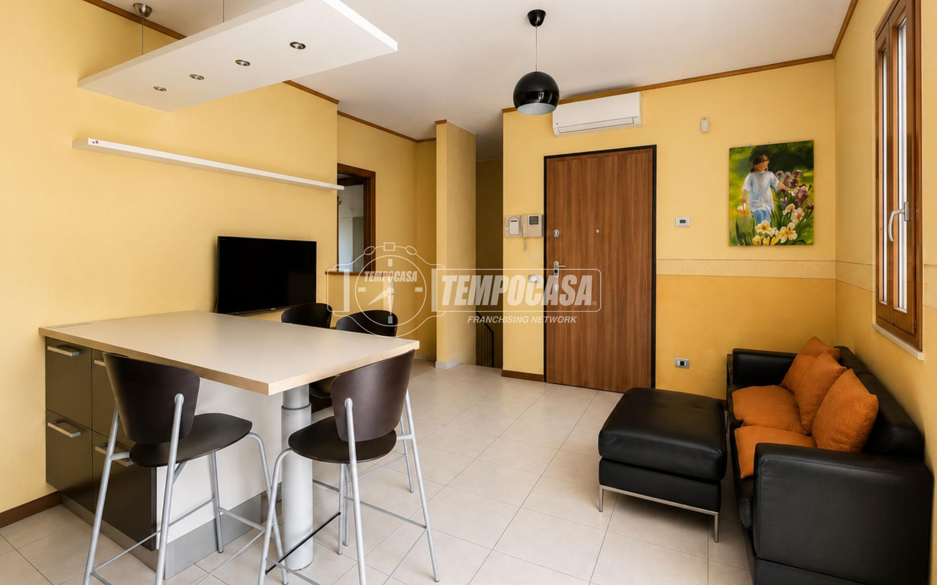 Trilocale in Via Privata dei Pini 14, Calco