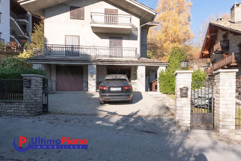 Villa unifamiliare in Frazione Villes Dessus 1, Introd — foto 3 di 5