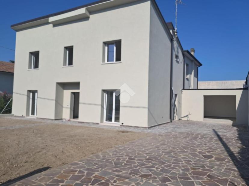 Villa in Via della Repubblica 47, Lagosanto