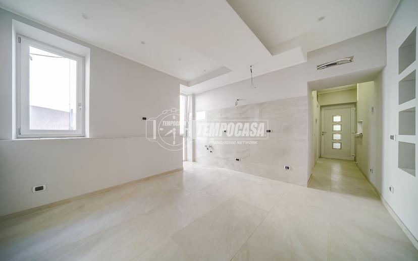 Bilocale in Via Camillo Benso Conte di Cavour 7, Jerago con Orago — foto 3 di 5