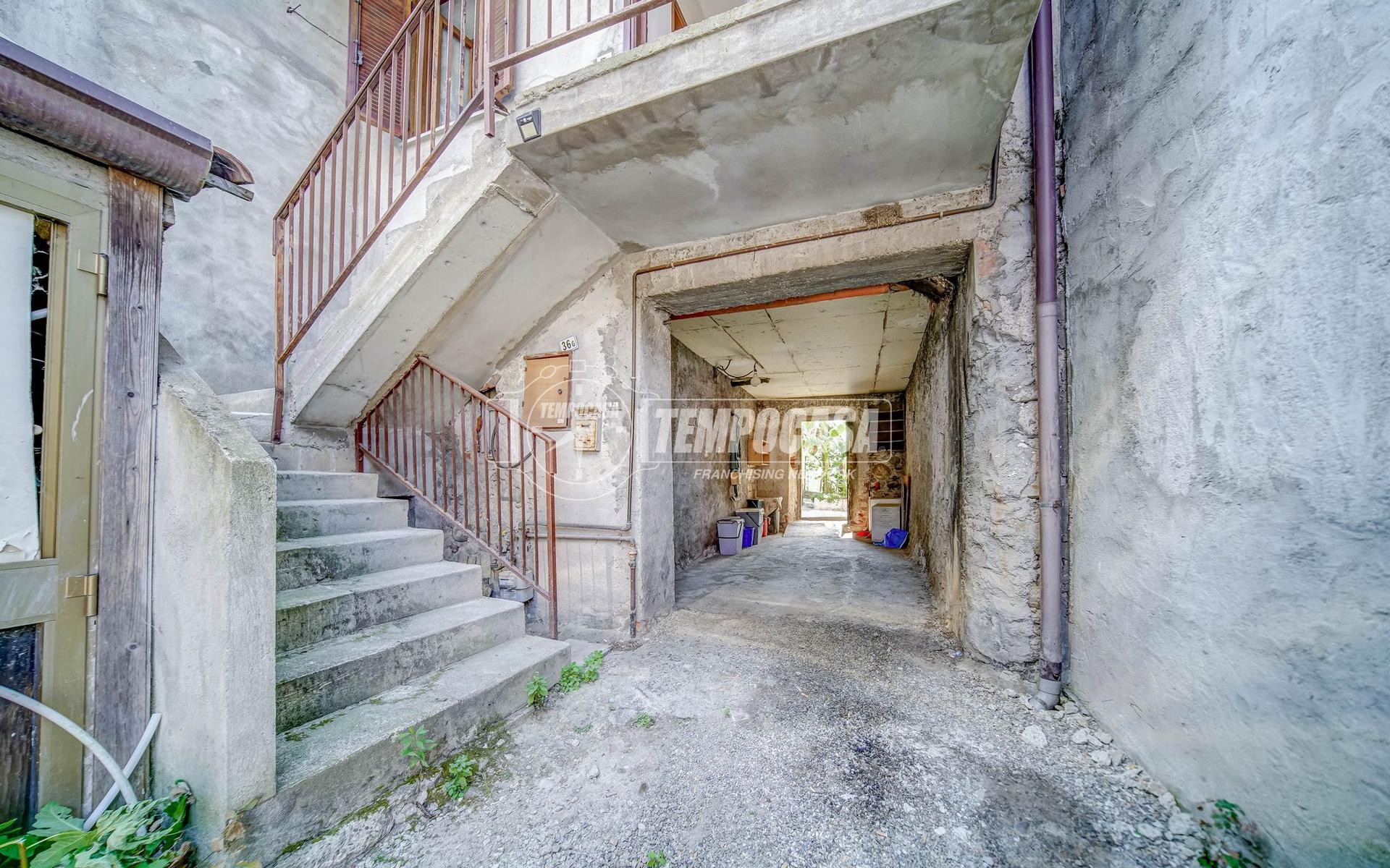 Casa indipendente in Via Principale, Campagnola, Borgo Ticino