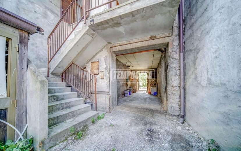 Casa indipendente in Via Principale, Campagnola, Borgo Ticino