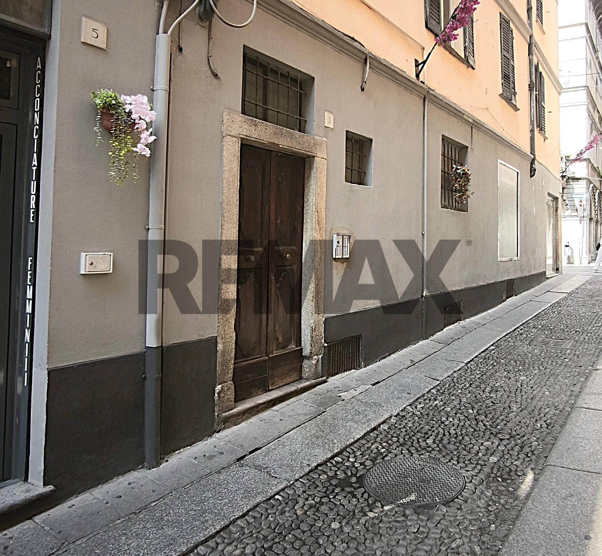 Attico, Pavia