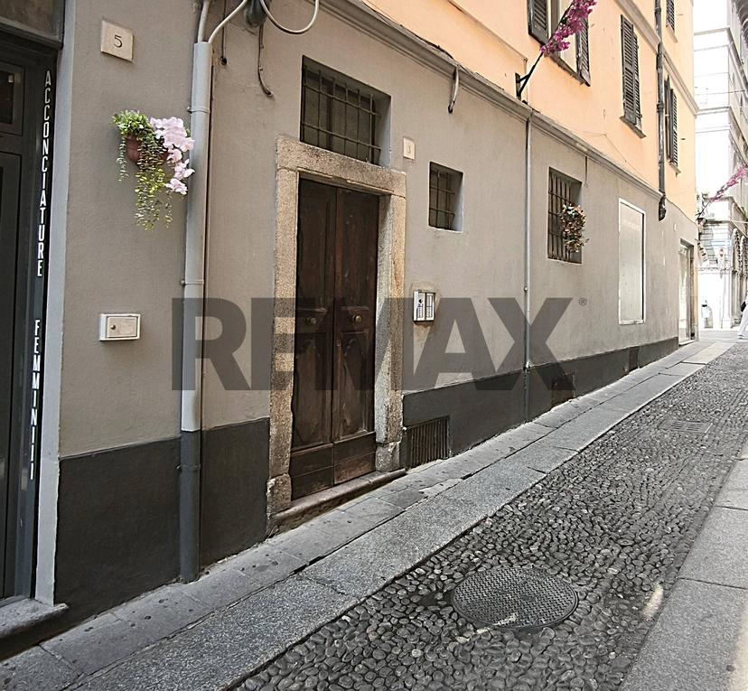 Attico, Pavia