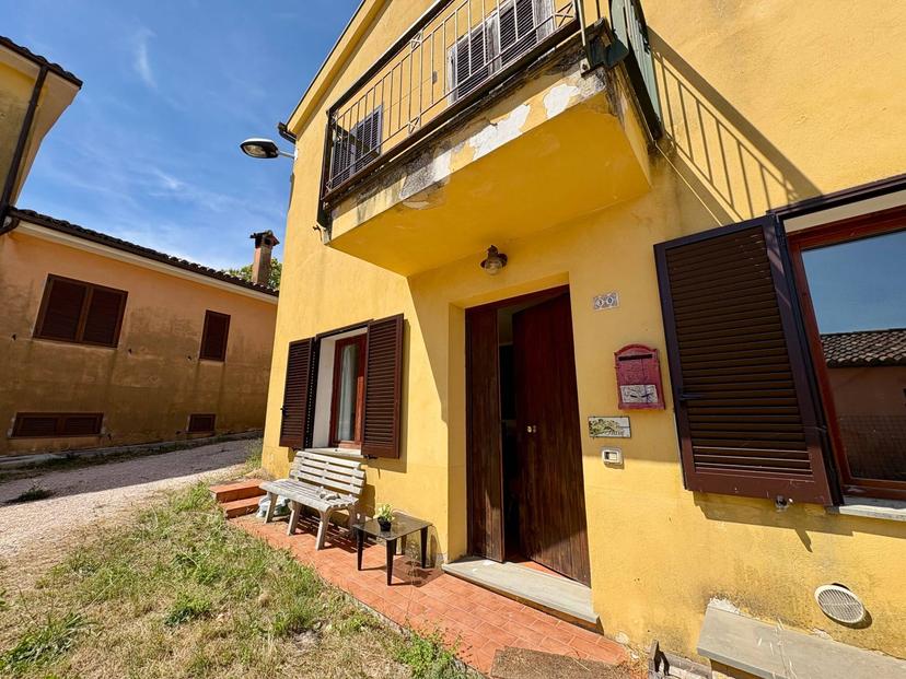 Rustico in Frazione Cupo 30, Fabriano