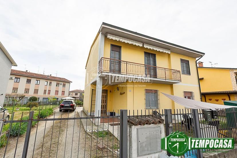 Trilocale in Via Ceresa Paolo, Ossago Lodigiano — foto 3 di 5