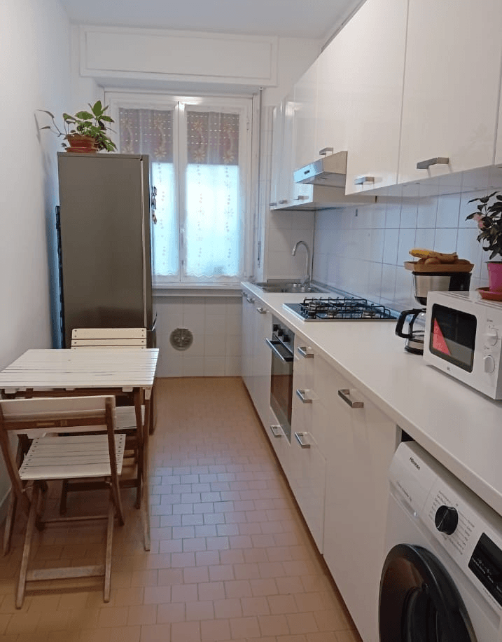 Stanza in appartamento in Via Sile, Milano
