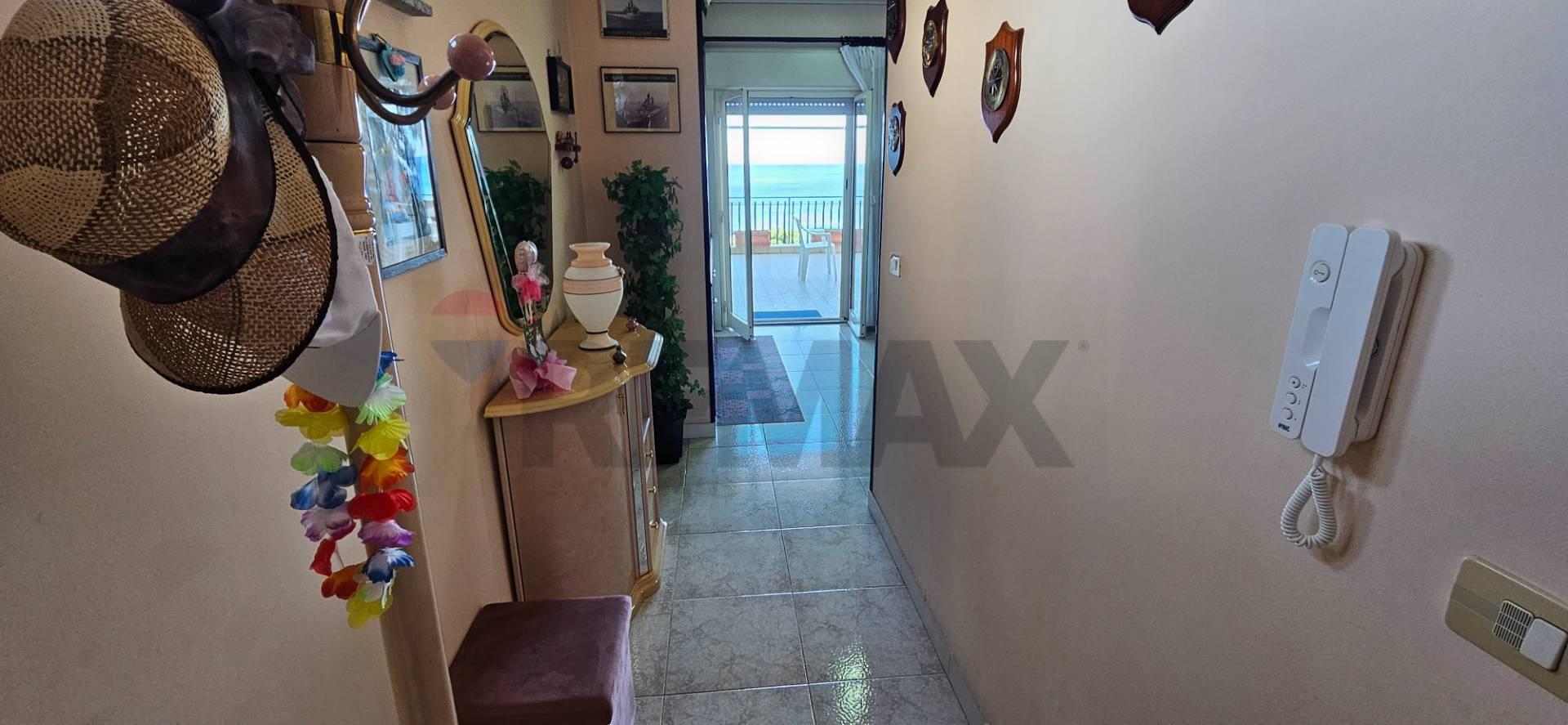 Bilocale in Via Francesco Crispi 441, Alì Terme