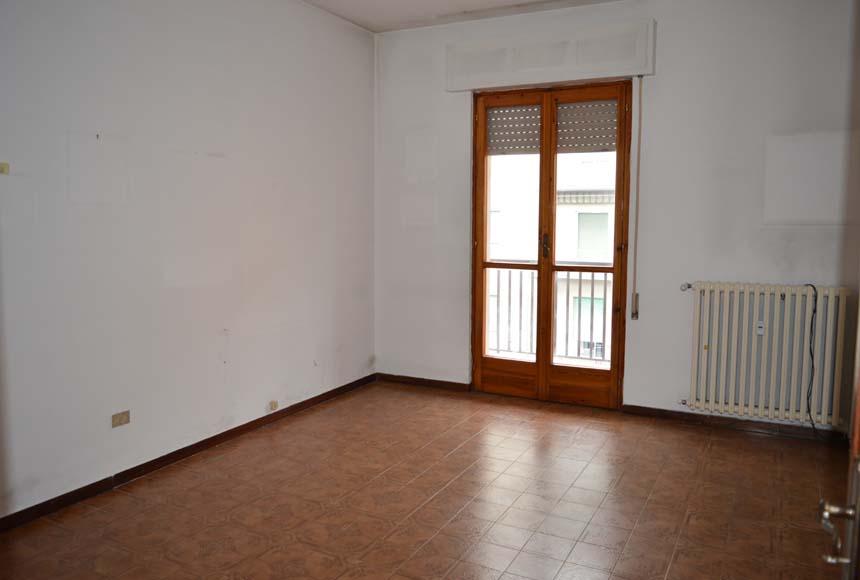 Trilocale in Via Fll Francia, Cairo Montenotte