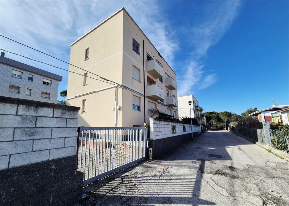 Quadrilocale in Villaggio Unrra 64, Francavilla al Mare