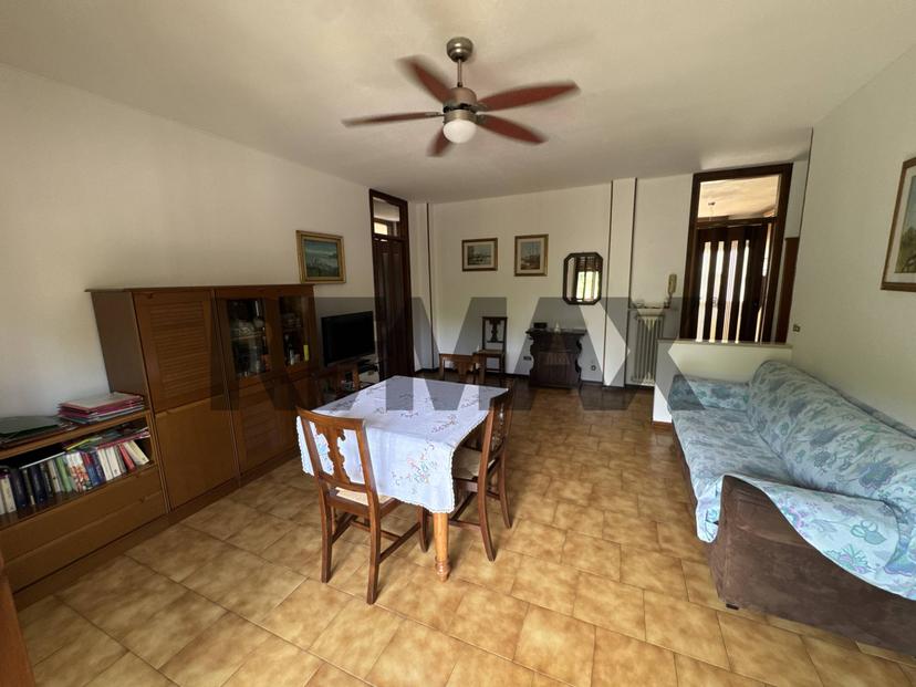 Appartamento in Via Anselmi Snc, Desenzano del Garda — foto 3 di 5