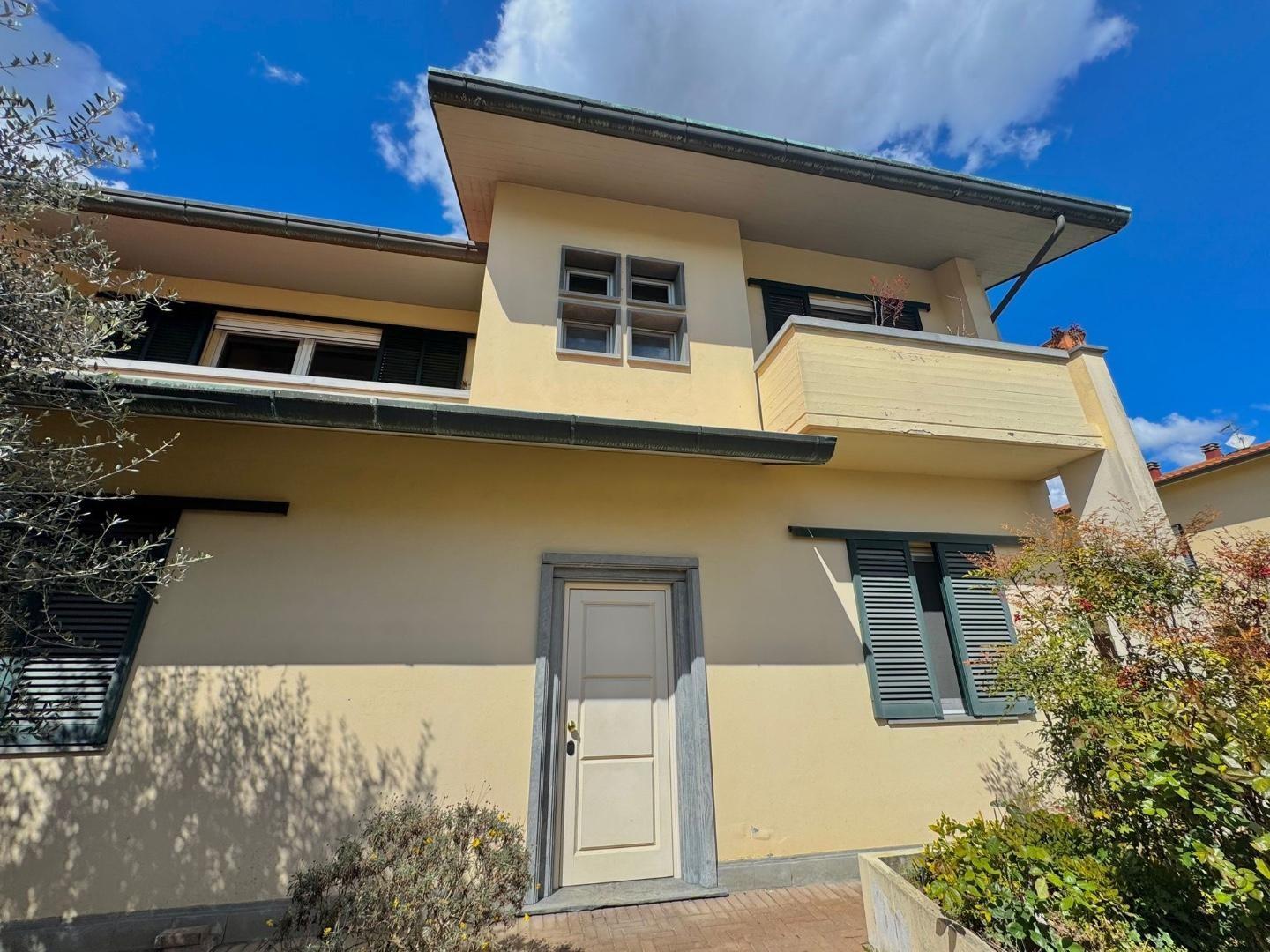 Villa, Ponsacco