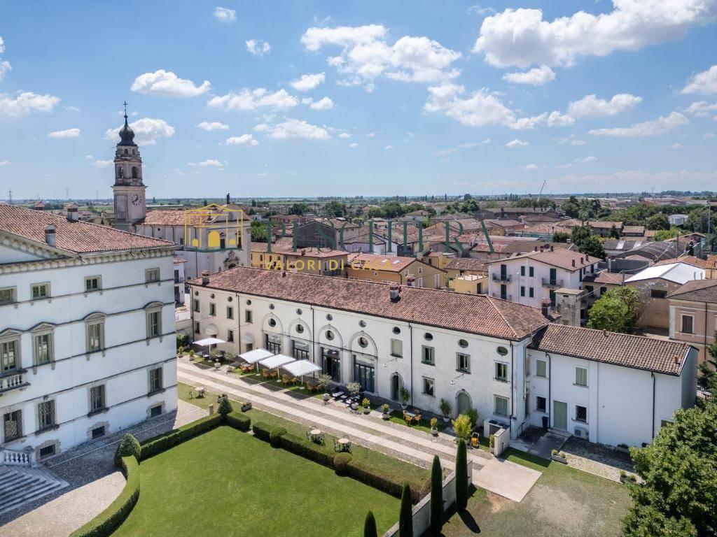 Villa in Via Caterina Bon Brenzoni 3/5/7, Mozzecane