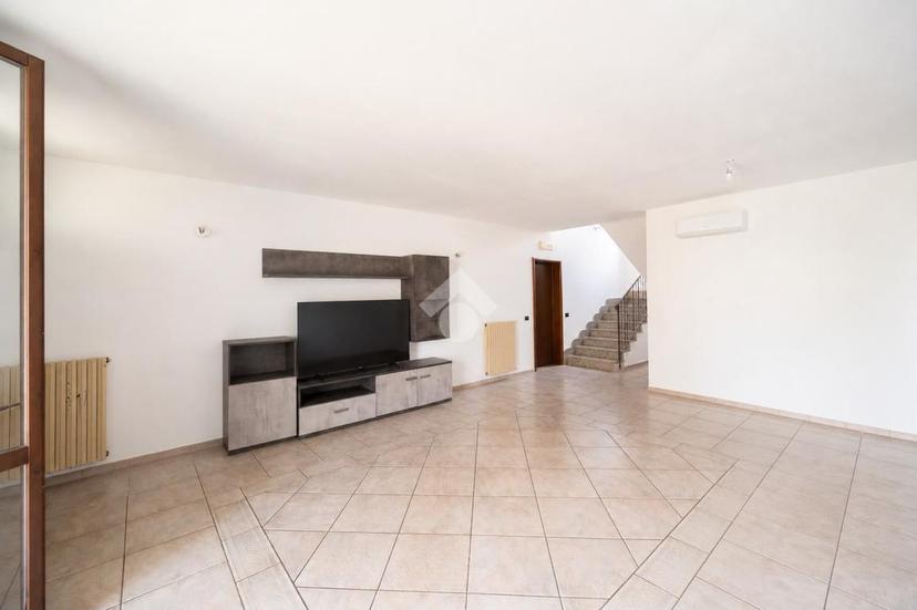 Villa in Via M. Soldati, Suzzara — foto 2 di 5