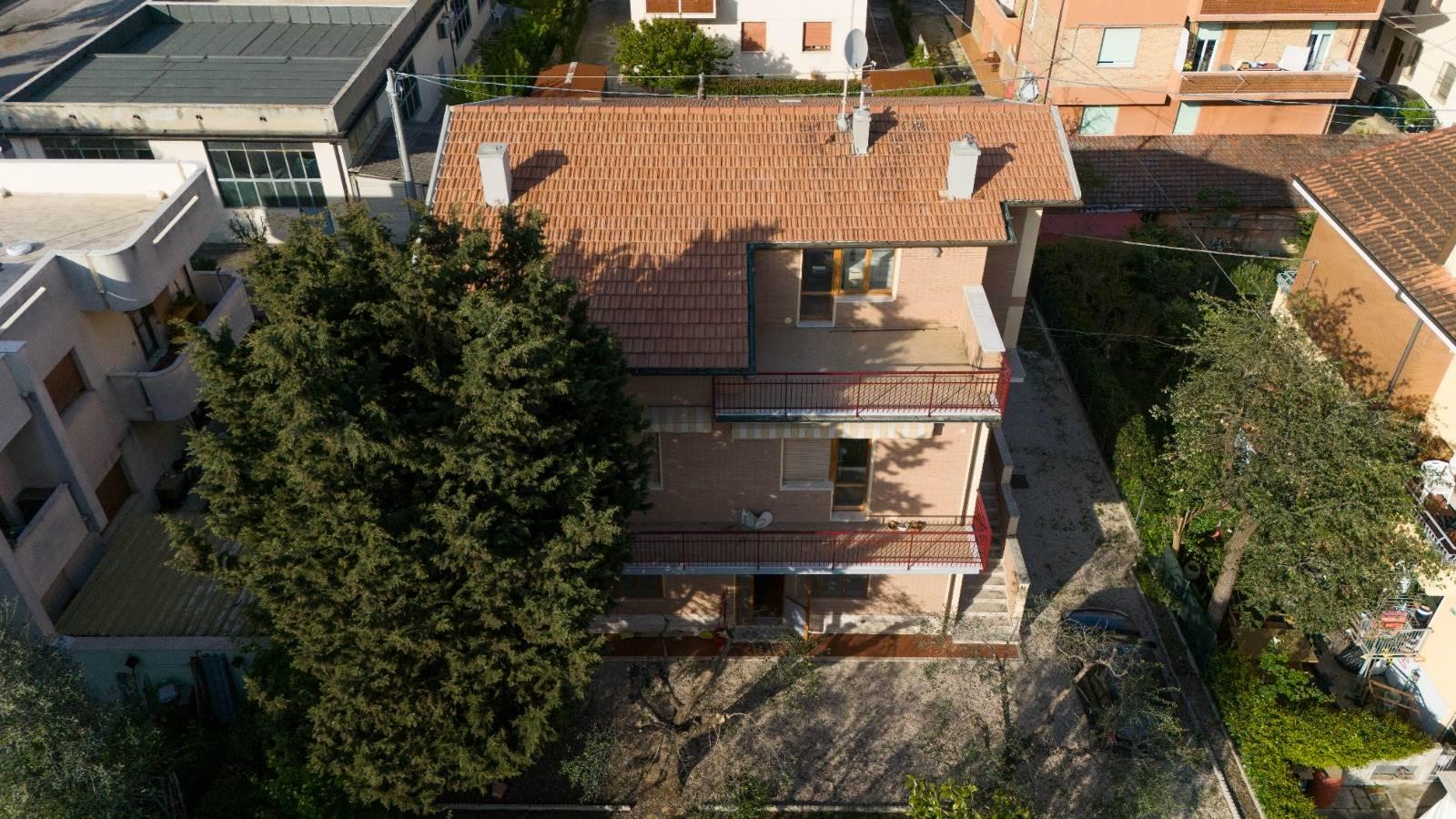 Casa indipendente in Via Correggio, Senigallia