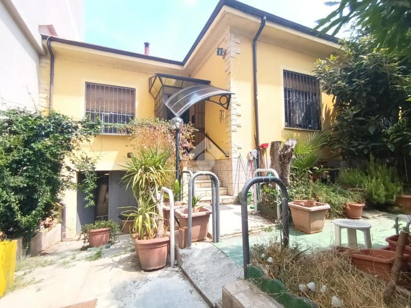 Casa indipendente in Via Rismondo 46, Torino — foto 3 di 5