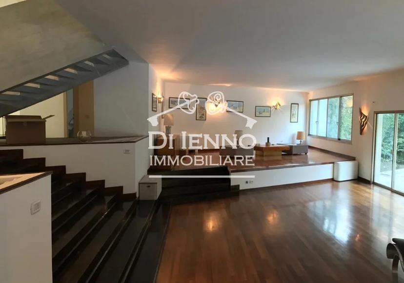 Villa in Largo dell'Olgiata, 15, Roma — foto 2 di 5