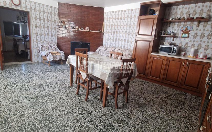 Casa indipendente in Viale Gennaro Trisorio-Liuzzi, Bari — foto 4 di 5