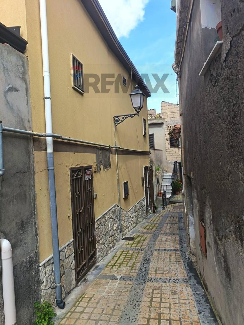 Quadrilocale in Via Girasole 2, Agira — foto 2 di 5