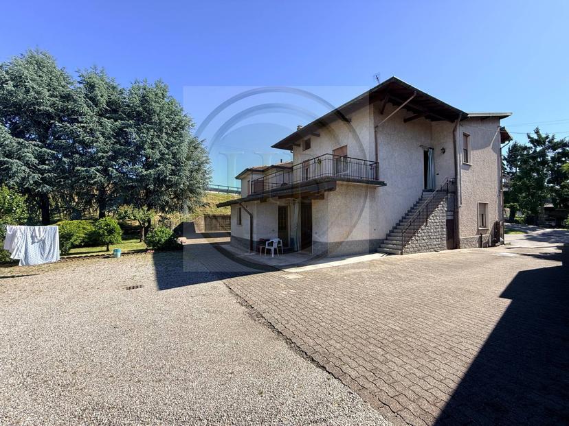 Casa indipendente in Via Rosselli 30, Cavaria con Premezzo — foto 2 di 5
