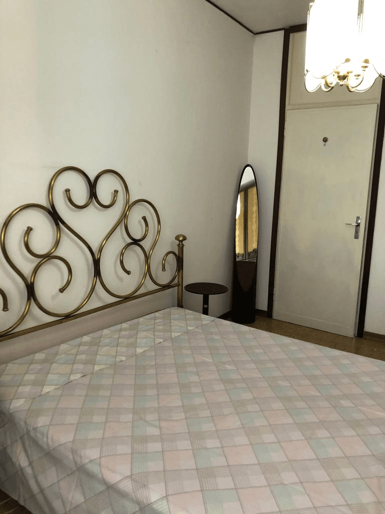 Stanza in appartamento in Via Postumia, Milano