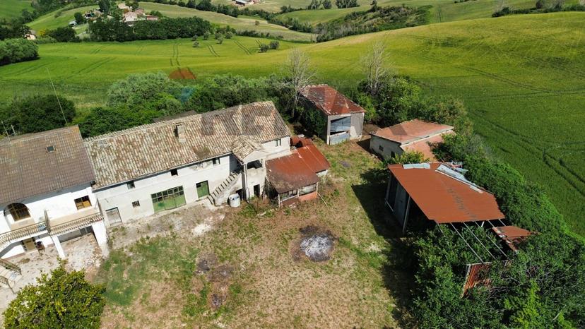 Rustico in Via Contrada Bore di Tenna 48, Fermo — foto 2 di 5