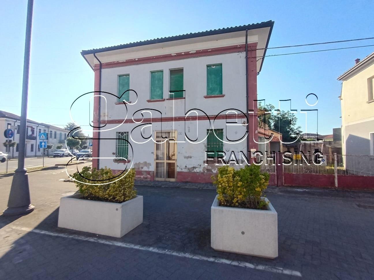 Casa indipendente in Via del Lavoro, Tresignana