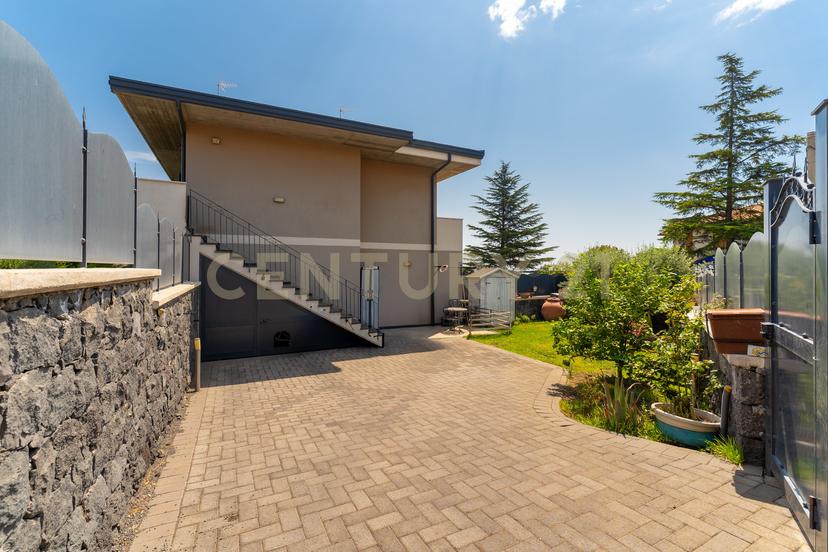 Villa bifamiliare in Via Umberto I 311, San Pietro Clarenza — foto 3 di 5