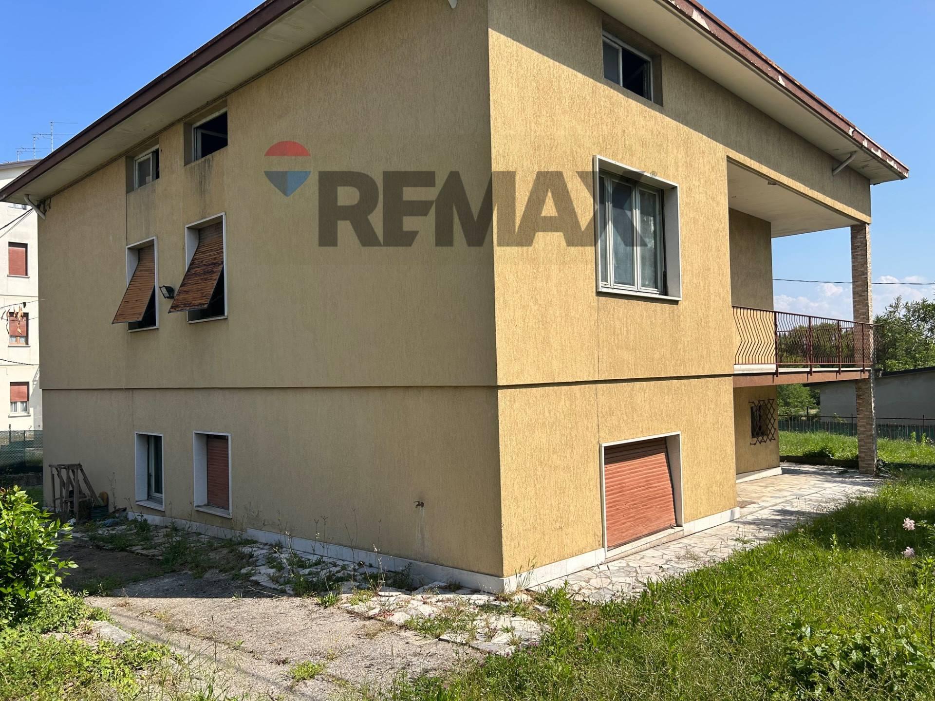 Villa in Via Mantovana 32, Castelnuovo del Garda