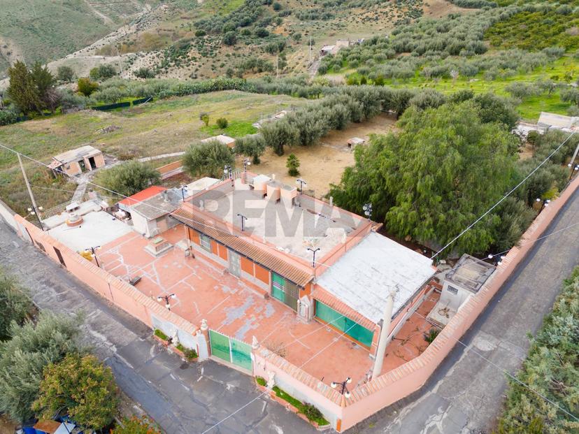 Rustico in Contrada Coco Renaria Snc, Centuripe — foto 2 di 5
