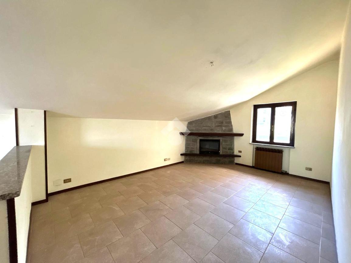 Trilocale in Via Santa Giulia 13, Pian Camuno