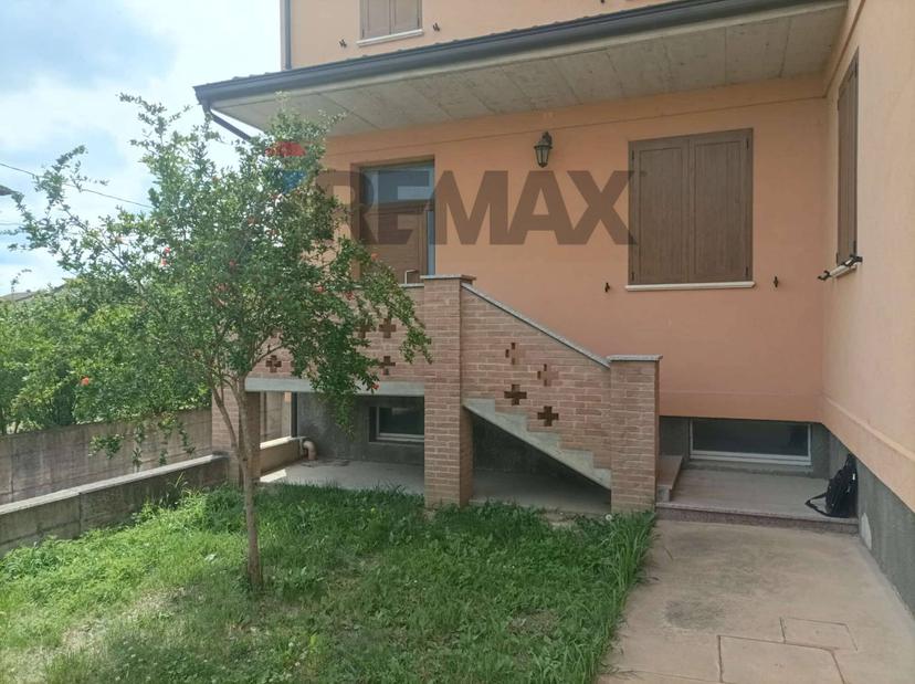 Villa in Strada della Pelosa 179, Fiorenzuola d'Arda — foto 2 di 5