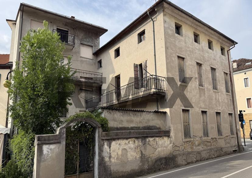 Casa indipendente in Via Luigi Bernard 4, Borgo Valbelluna — foto 2 di 5