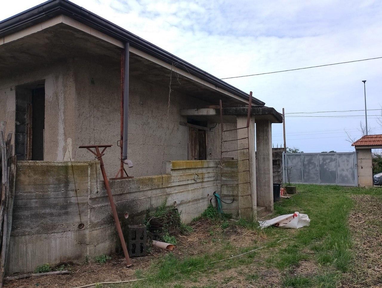 Casa indipendente in Località Boscariello , Eboli