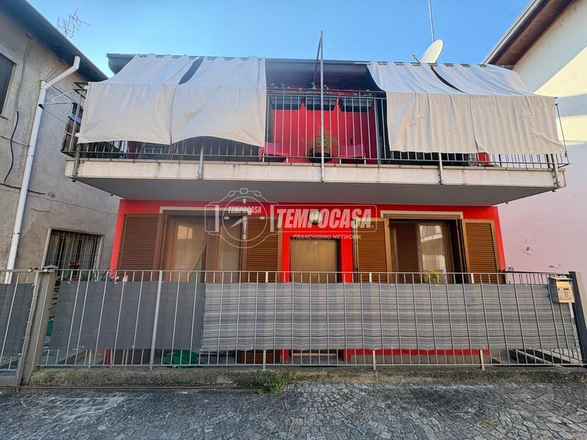 Casa indipendente in Vicolo Vittoria, Lazzate