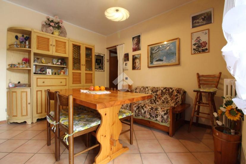Trilocale in Via Roma 102, Toano