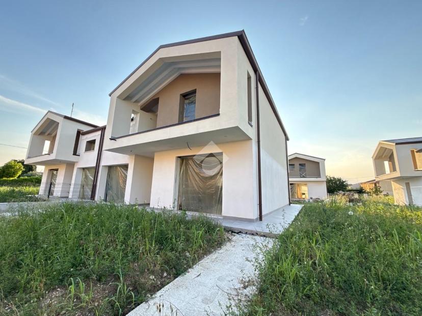 Villa in Via Monte Santo, Istrana — foto 3 di 5